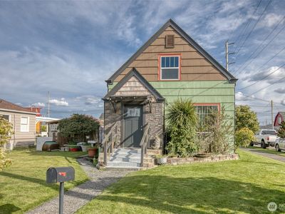 823 W 3rd Street