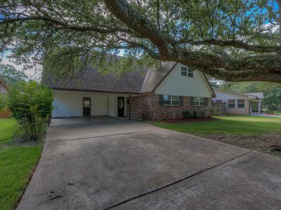 6137 Verona Ln
