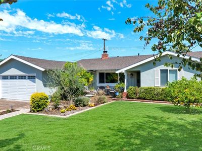 2543 E Coolidge Ave