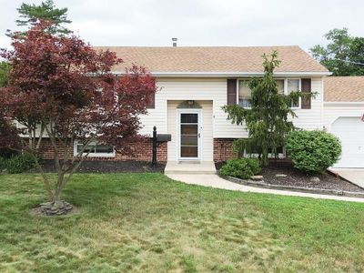 Property at 8 Craig Dr, Laurel Springs, NJ