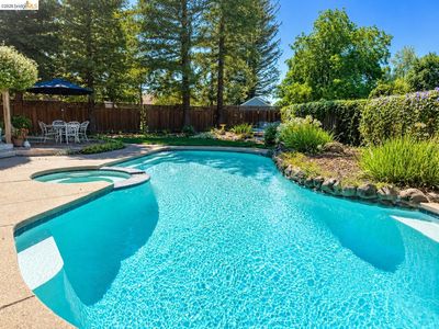 1400 Valencia Ct