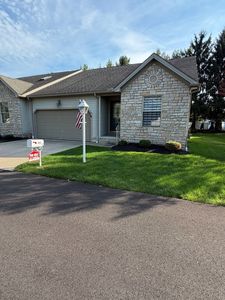 Property at 322 Myron St, Hubbard, OH