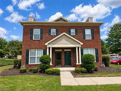 1105 Farrcroft Way