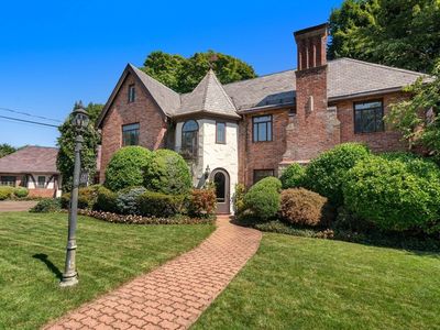 24 Manor House Rd