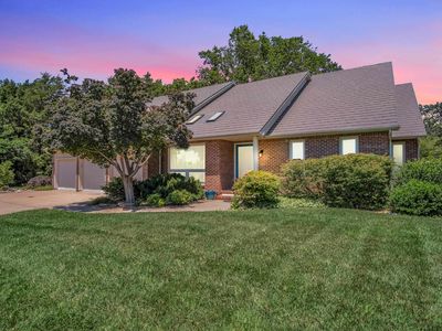 701 Wedgewood Dr