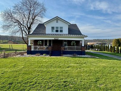 2412 Mahoning Dr W