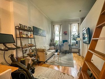 28 W 96th St APT 3