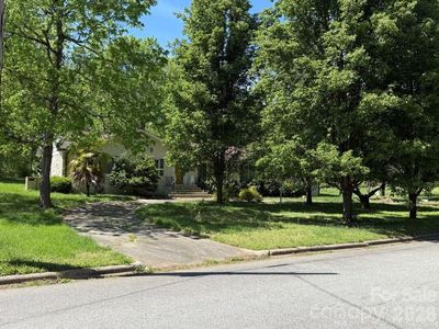 1011 Bryce Ave