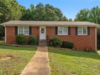 102 Thomas Dr