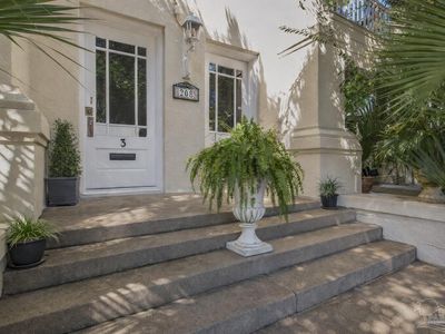 208 W Strong St #1-4