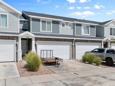 1180 W Hidden Spring Dr