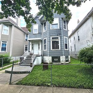 319 N Lotus Ave