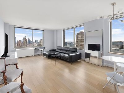 101 W 67th St APT 52E