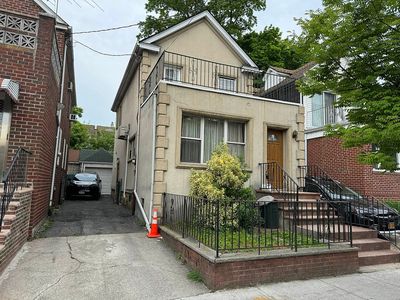 1613 E 15th St #1
