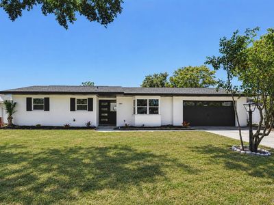1110 Mayflower Ave