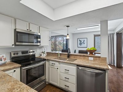 6085 Lincoln Dr APT 225