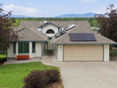 916 Simons Dr