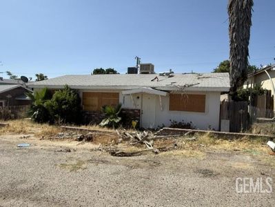 Property at 307 A St, Taft, CA