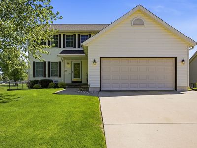 1217 Acacia Dr NE