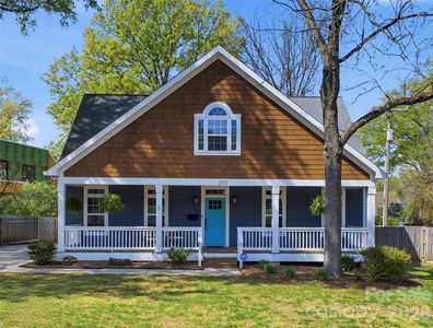 2711 Clemson Ave