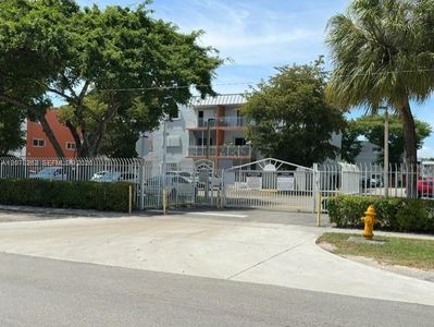 11301 SW 200th St APT 104-A