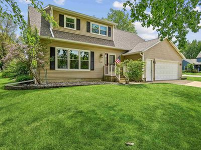 Property at 1211 Country Meadows Dr, Waverly, IA