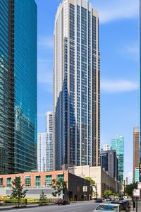 512 N McClurg Ct APT 2402