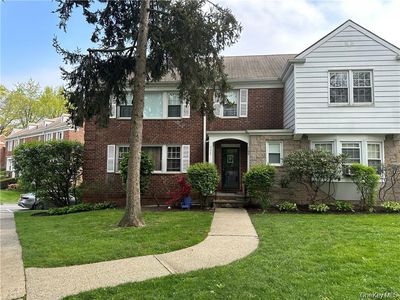 111 Lawrence Park Crescent #111