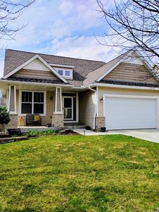 2828 Hawk Ridge Rd NW