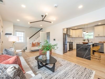 33 Waverly Ter