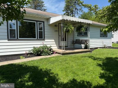 219 Lee Ave