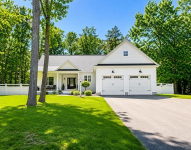 8 Cottonwood Circle