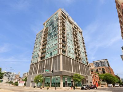 700 W Van Buren St APT 1305