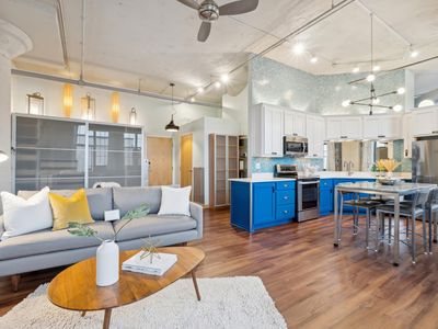 1901 Hennepin Ave E #103