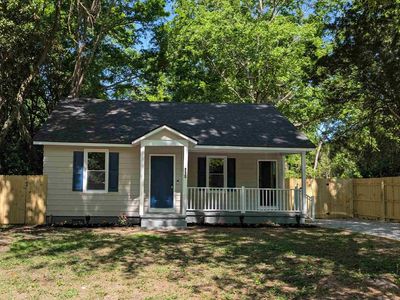 110 Woodlawn Ave