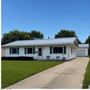 Property at 490 Myra Dr, Chardon, OH