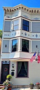 169 W Broadway