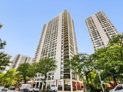 1455 N Sandburg Ter #2009B