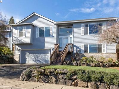 1038 SW Arrowhead Pl