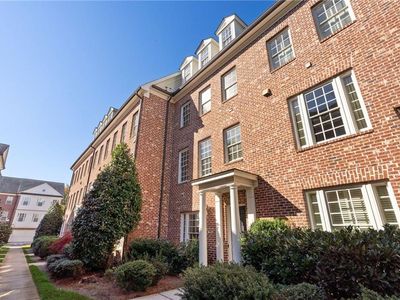 861 Lullwater Park Ln