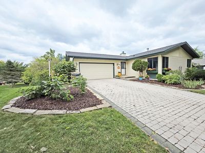 3302 Portage Rd