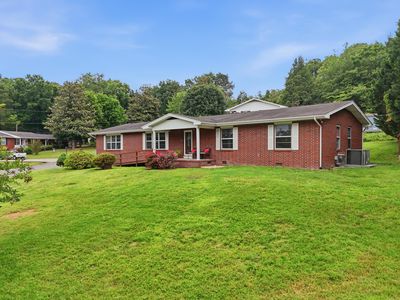 5 Montayne Dr