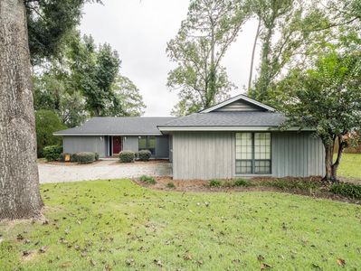 2121 Gornto Rd