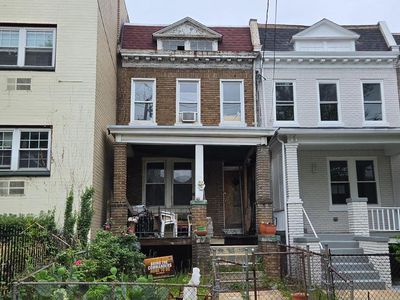 717 Longfellow St NW