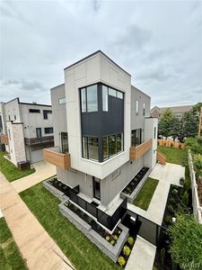 2731 Lafayette Ave
