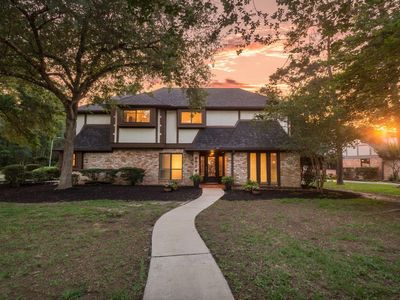 6514 Larkmount Dr