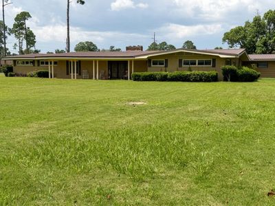 Property at 106 W 7th St, Donalsonville, GA