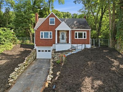 111 Victoria Dr