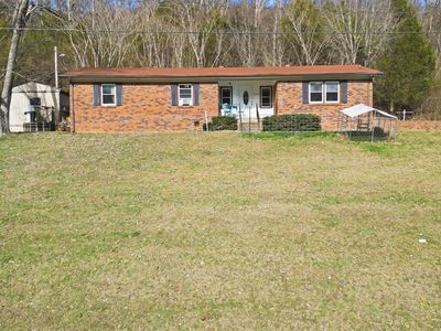 275 Lakeside Dr