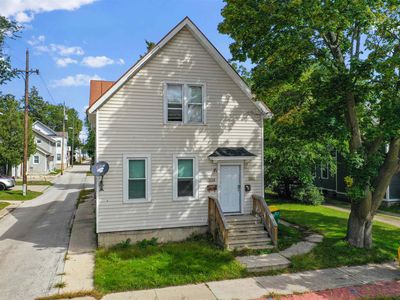 1019 E Walnut St